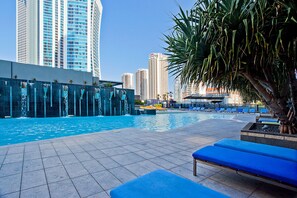 Indoor pool, outdoor pool - 3 Bed Sea View Family Apartment - Circle on Cavill (Surfers Paradise)