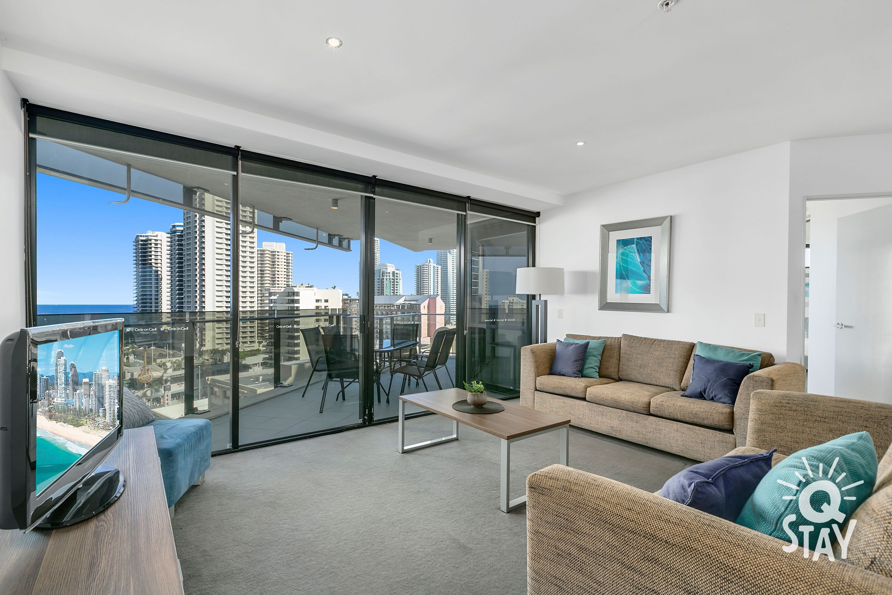 ♦️ Circle on Cavill – 3 Bedroom Ocean View — Q Stay