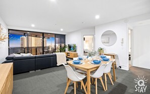 Dining - Circle on Cavill – 3 Bedroom Ocean View Apartment (Surfers Paradise)