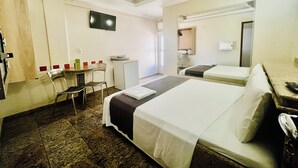 Economy Double Room | Minibar, free WiFi, bed sheets - HOTEL BURITI STOP (Aparecida de Goiania)