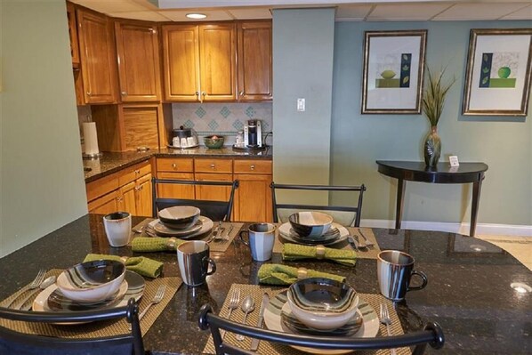 Dining - Deluxe Suite Waterfront Views (Fairhaven)