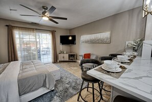 1 chambre, fer et planche Ă repasser, lit parapluie, Wi-Fi gratuit