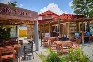 Desayuno continental todos los días (con cargo)