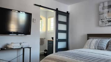 1 habitación, muebles diferentes, wifi gratis y ropa de cama