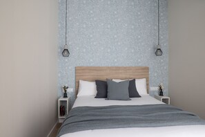 Ferros/tábuas de passar roupa, Wi-Fi de cortesia, roupa de cama