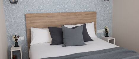 Silitysrauta/-lauta, ilmainen Wi-Fi, vuodevaatteet