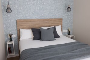 Iron/ironing board, free WiFi, bed sheets - SERRERIA 07 (Valencia)