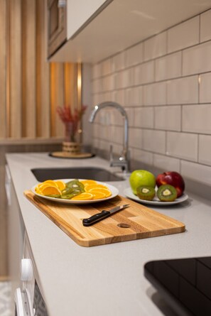 Réfrigérateur, micro-ondes, four, lave-vaisselle