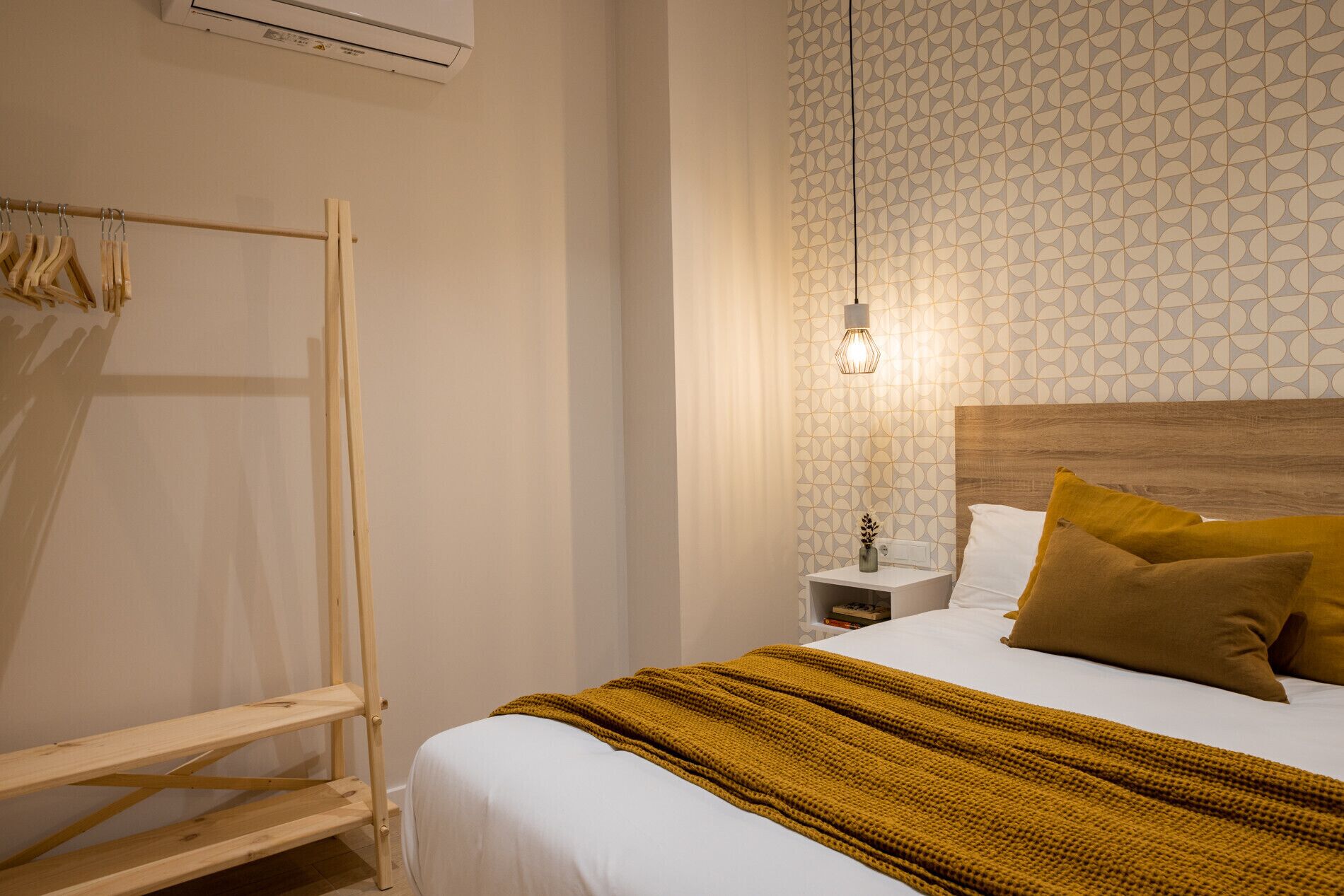 2 dormitorios, tabla de planchar con plancha, wifi gratis y ropa de cama