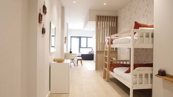 2 slaapkamers, een strijkplank/strijkijzer, gratis wifi, beddengoed