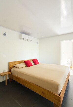 2 bedrooms, iron/ironing board, free WiFi, bed sheets - KOBU HOUSE (Puerto Viejo de Talamanca)