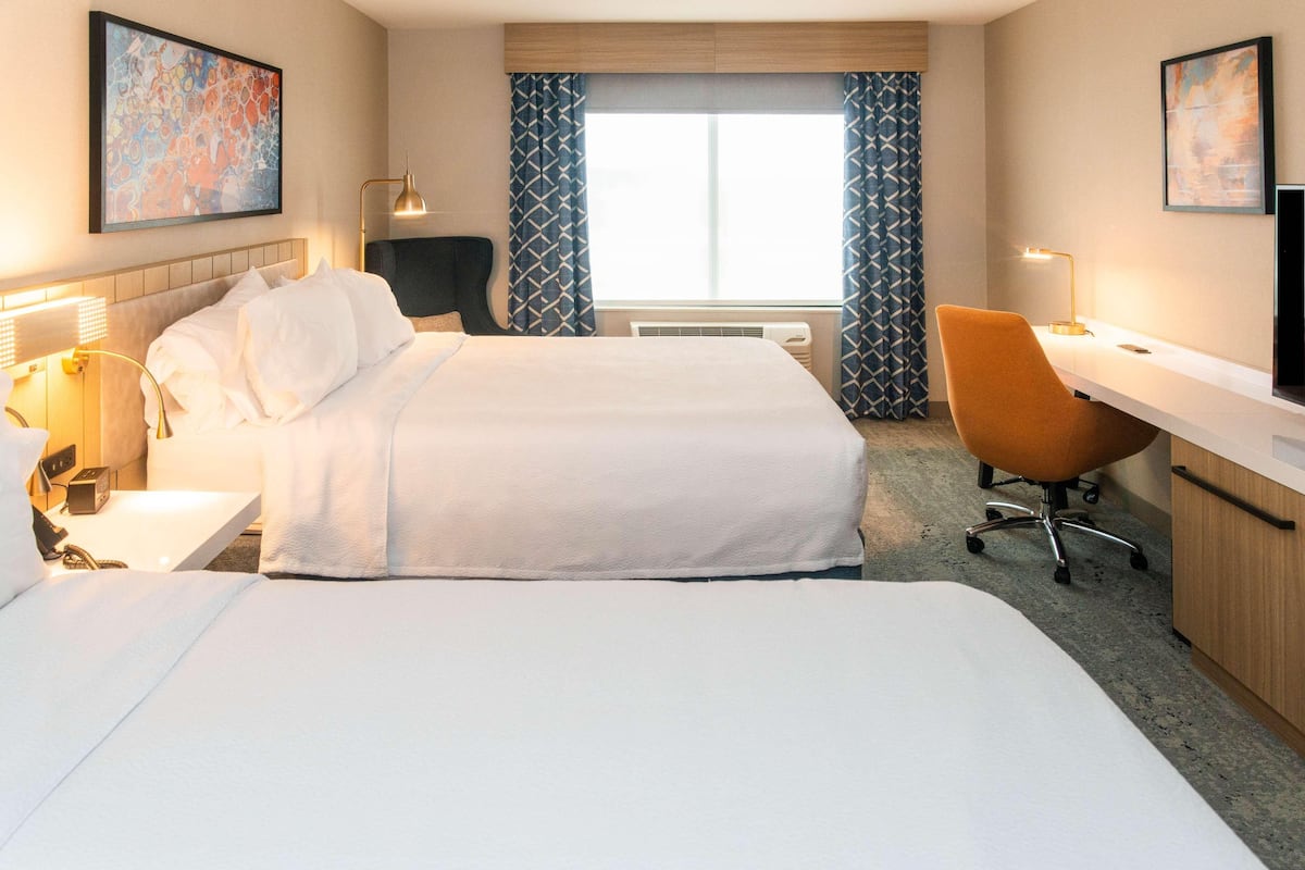 In-room safe, bed sheets