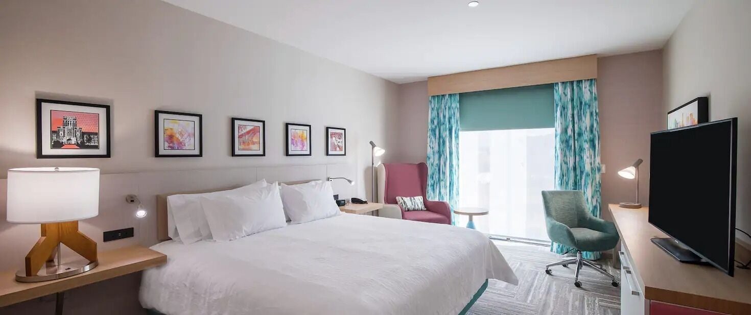 客房, 1 张特大床 | 客房内保险箱、床单