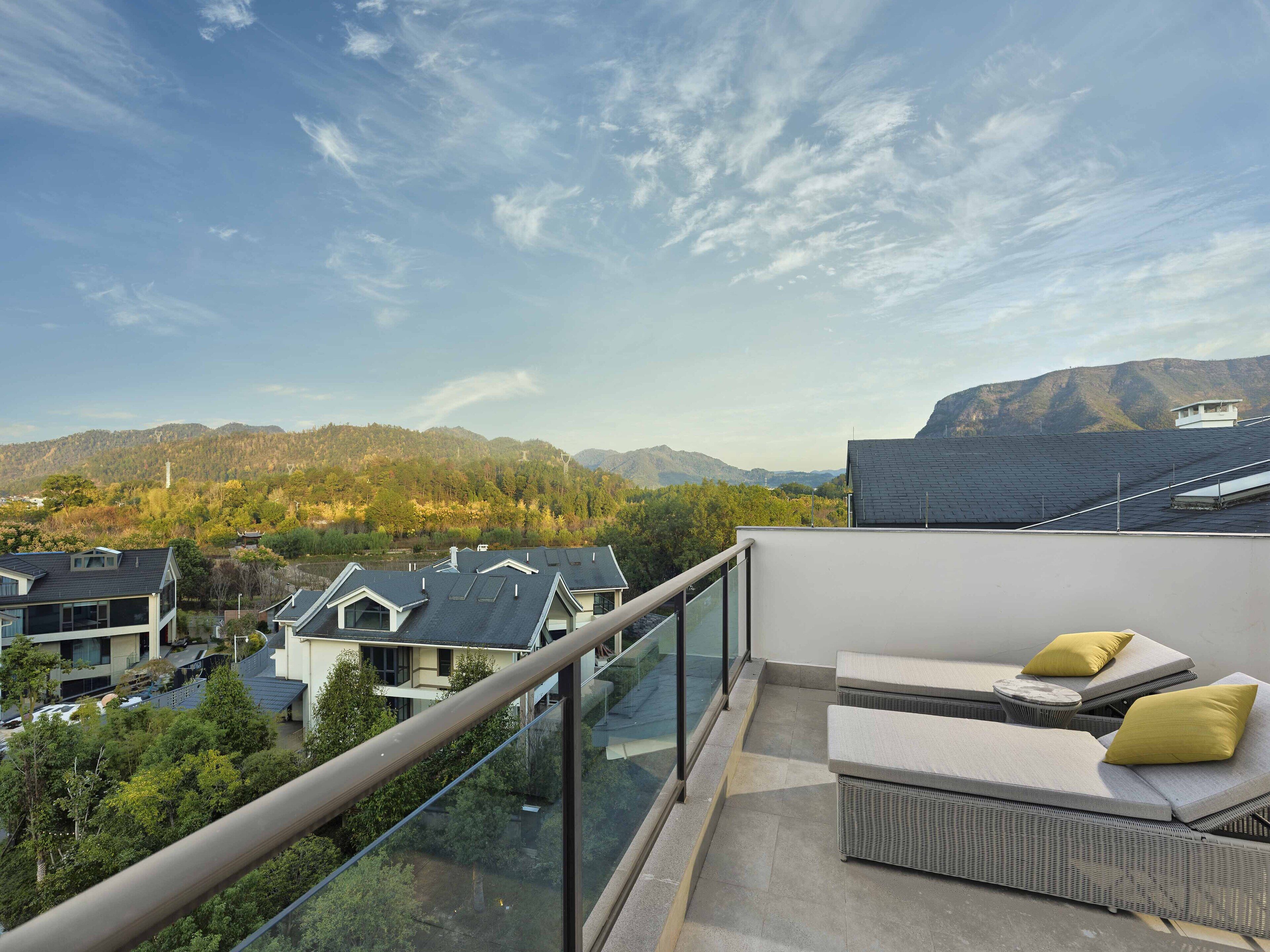 Premium Suite, 1 King Bed | Terrace/patio