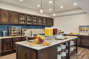 包含每日自助早餐