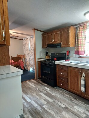 Microwave, oven, stovetop, dishwasher - Quite Retreat (Grove)