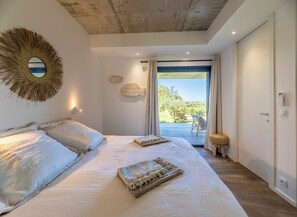 3 dormitorios, tabla de planchar con plancha, wifi gratis y ropa de cama