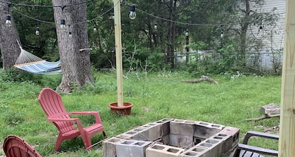 SAYKM GLAMPING, 2 bedroom RV less than 5 min to beach and boat ramp