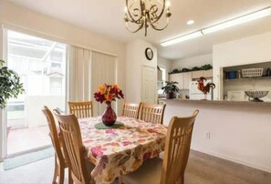 Dining - 💖20 mins 2 Disney; 400Mbps WiFi; 2 Masters✔️Gated (Kissimmee)