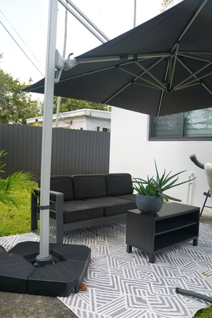 Terrace/patio - YOUR HOME AWY FROM HOME, CLOSE TO HARDROCK STADIUM, DINING RESTAURANTS, SHOPPING (Miami)
