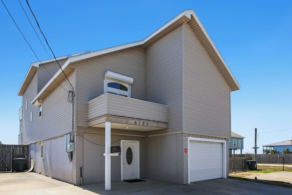 House (4 Bedrooms) | Property amenity - Pool Days and Dock Nights by Ryson Vacation Rentals (Galveston)