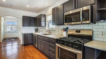 House (4 Bedrooms) | Property amenity