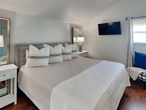 3 bedrooms, individually decorated, individually furnished, free WiFi