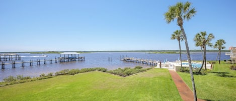 Condo (2 Bedrooms) | Property amenity
