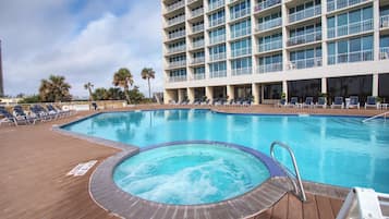 Condo (1 Bedroom) | Property amenity
