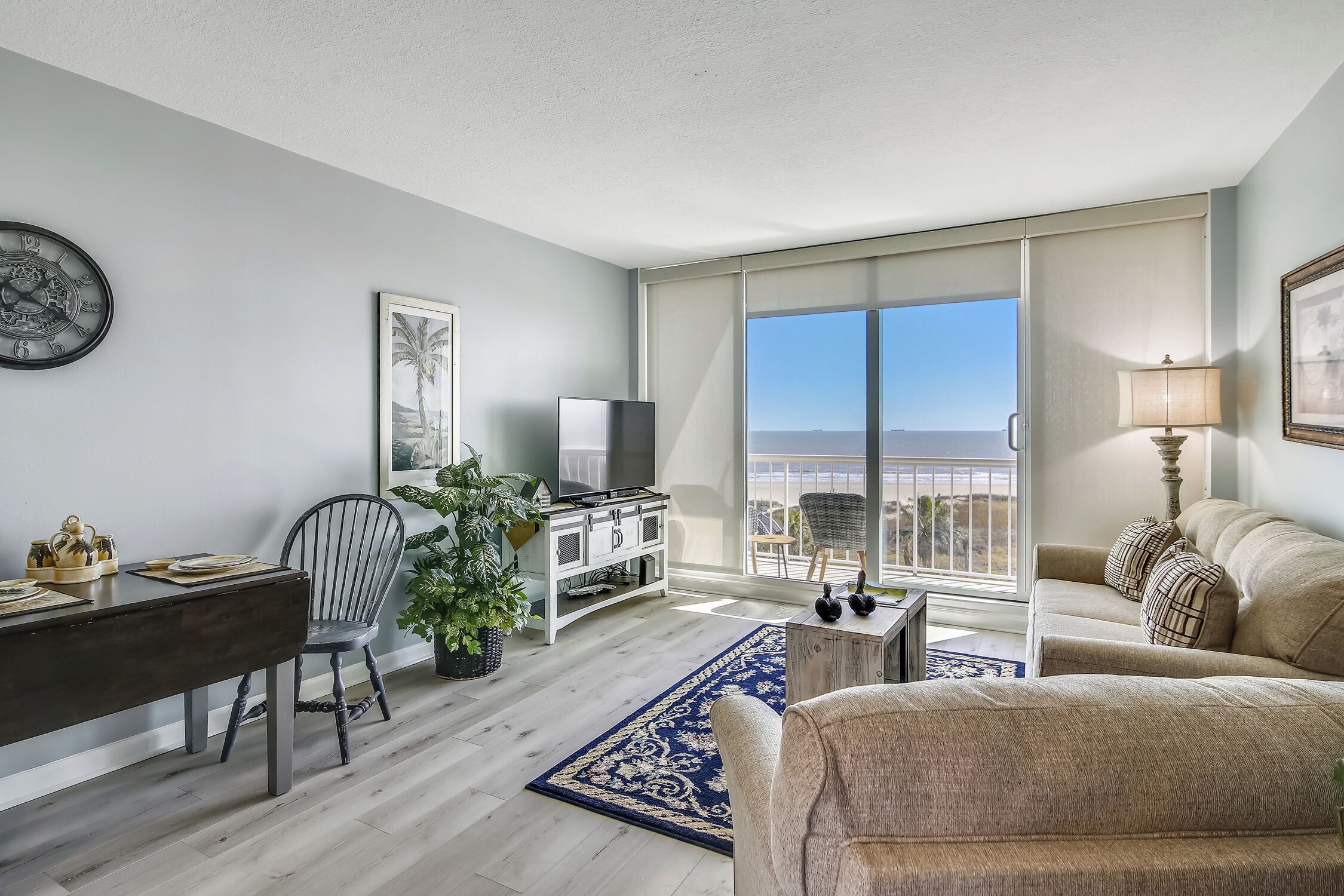 Condo (1 Bedroom) | Front of property