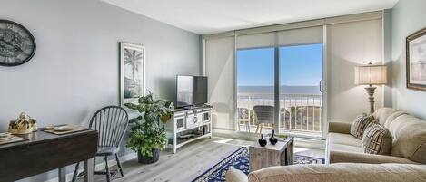 Condo (1 Bedroom) | Front of property