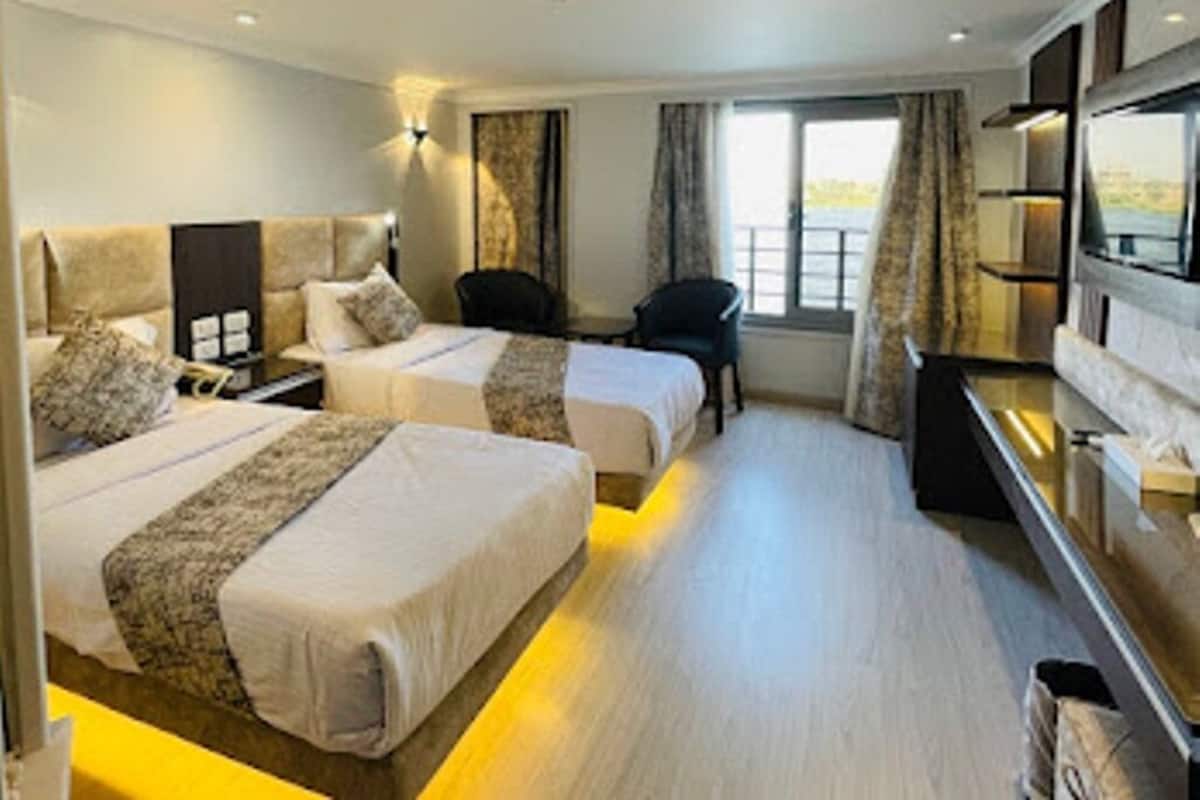 Deluxe Double Room | Peralatan tempat tidur premium, gebar bulu kapas, tilam berlapik