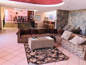 Living area - Casa Benjamin (Cabo San Lucas)