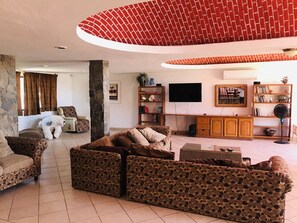 Unclassified image, 3 of 10, button - Casa Benjamin (Cabo San Lucas)