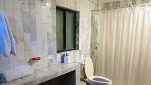 Bathroom - Casa Benjamin (Cabo San Lucas)