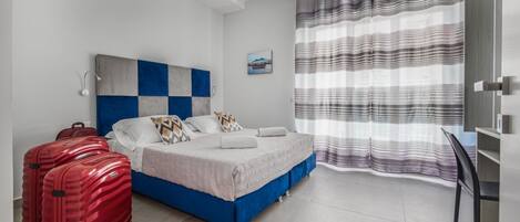 2 bedrooms, desk, iron/ironing board, travel crib