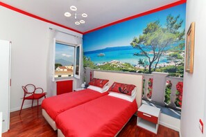 2 bedrooms, iron/ironing board, free WiFi, bed sheets - Camy House – Central Apartment with Stunning Views in Sorrento (Sorrento)