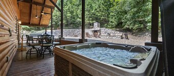 PRIVATE Peaceful Cabin on 1.5 Acres with Hot Tub, Deck & HUGE Outdoor Fireplace!