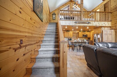 PRIVATE Peaceful Cabin on 1.5 Acres with Hot Tub, Deck & HUGE Outdoor Fireplace!