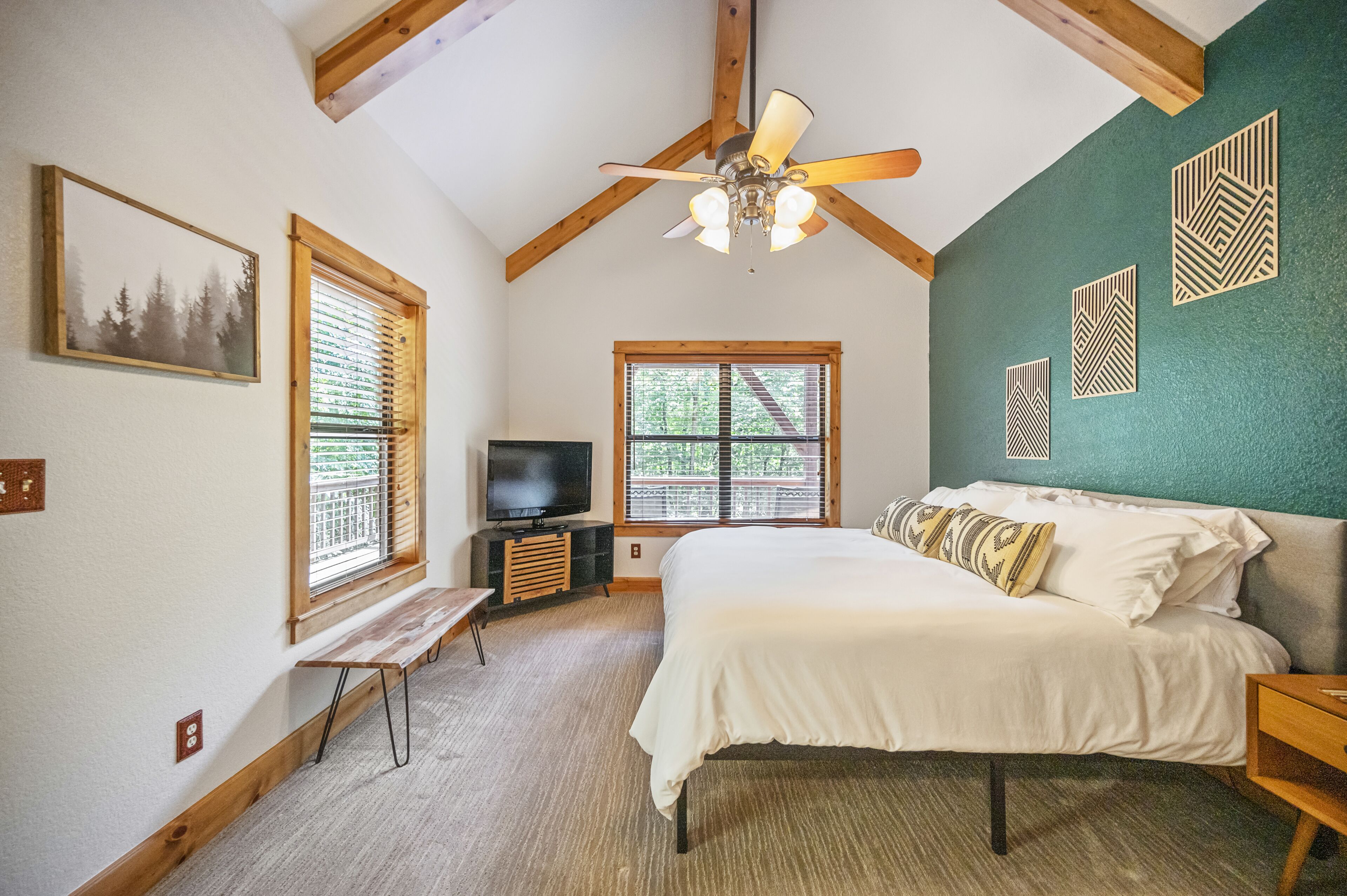 2 bedrooms, iron/ironing board, free WiFi, bed sheets