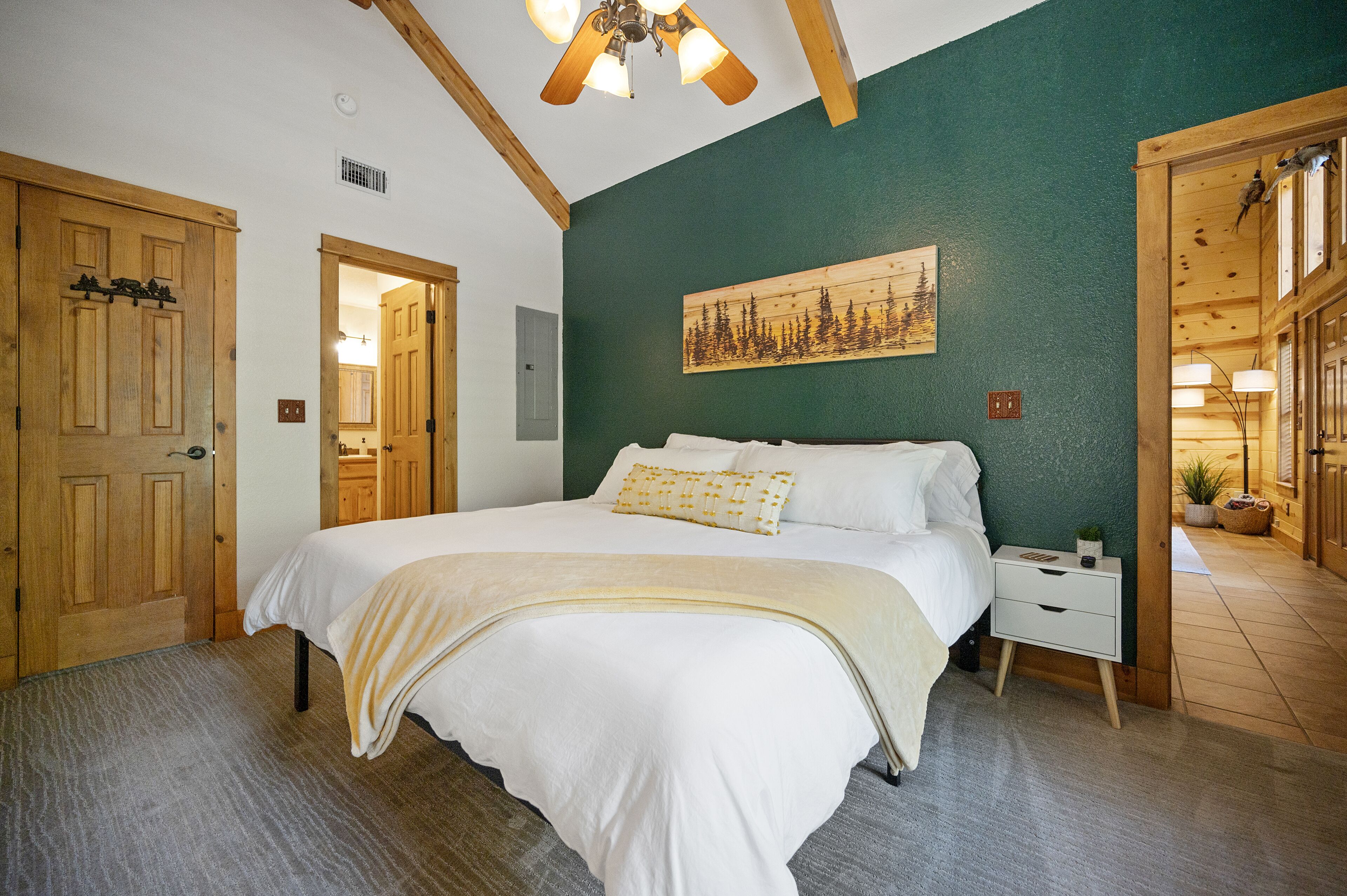 2 多间卧室、熨斗/熨衣板、免费 WiFi、床单