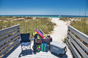 Beach nearby, sun loungers, beach towels
