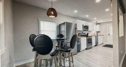 The Lake House for Family & Friends