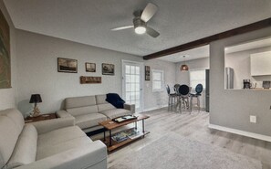 Smart TV, books - House at Buckeye Lake with Boat Docks available. (Buckeye Lake)