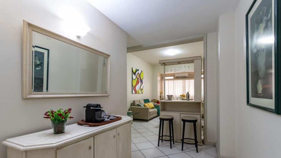 2 Minutes From Copacabana Beach A303