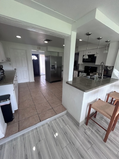 Great Family Home, short drive to beaches and Downtown...