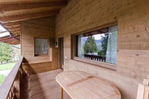 Terrace/patio - Elegant apartament  with lovely terrace- 5 beds -WIFI (Cortina d´Ampezzo)