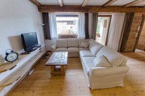 TV - Elegant apartament  with lovely terrace- 5 beds -WIFI (Cortina d´Ampezzo)
