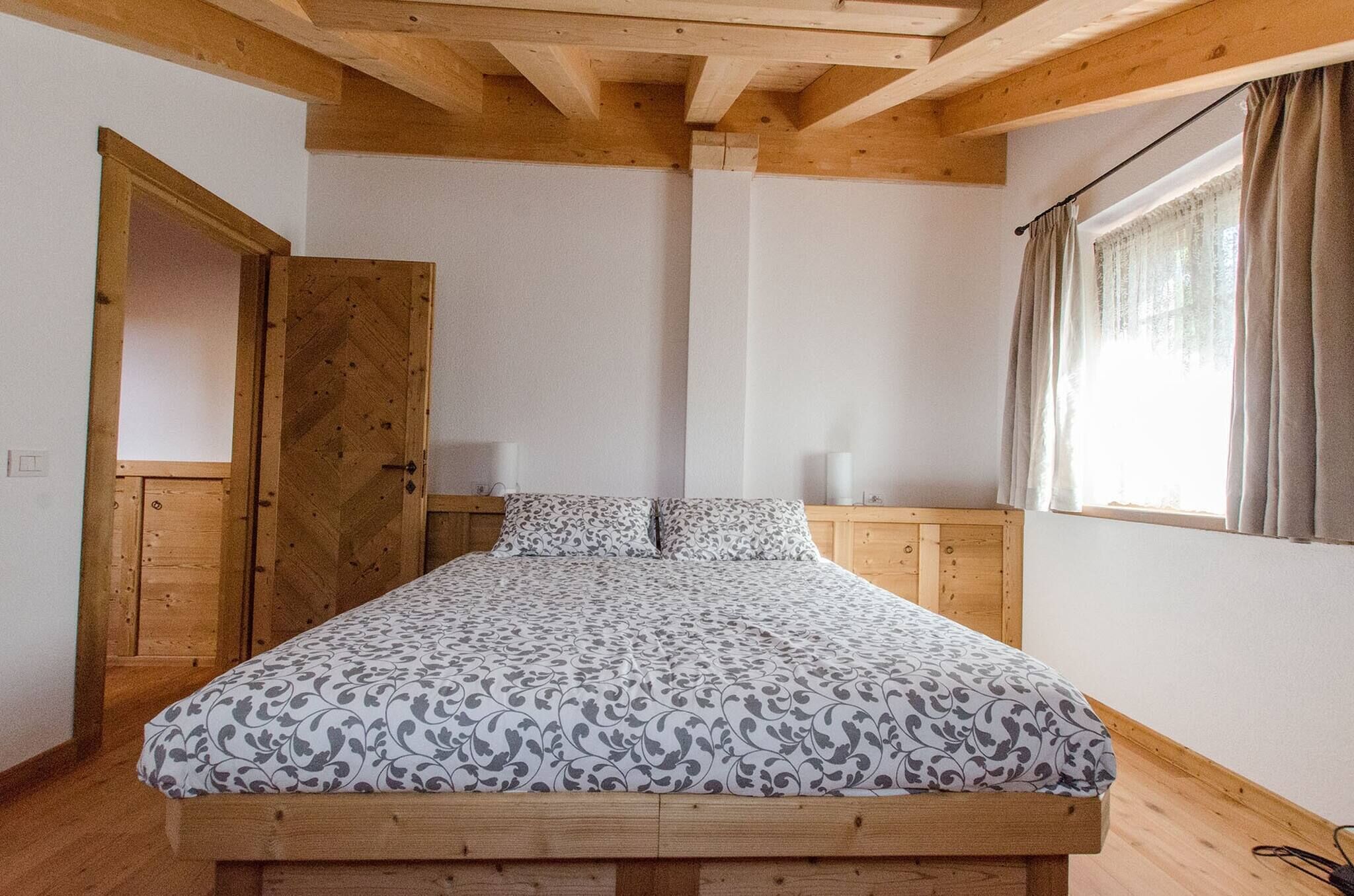 3 quartos, ferros/tábuas de passar roupa, Wi-Fi de cortesia