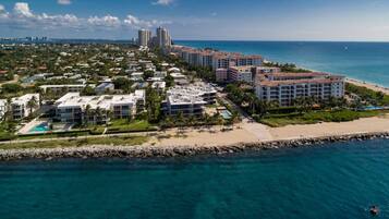 Condo (Luxurious Condo Ocean Views/Steps to ) | Exterior